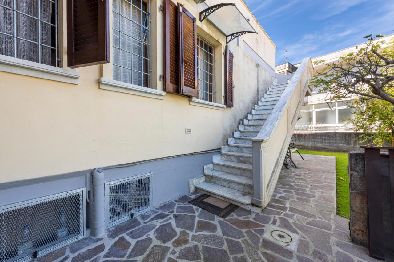 Apartament Residenza Tirrenia By Mmega Marina di Massa Zewnętrze zdjęcie